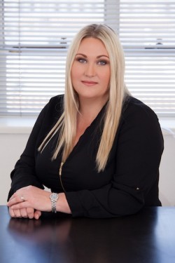  Laura Nicholson of De Abreu & Cohen Law Firm
