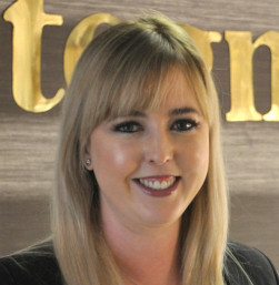  Robyn de Veer of Stegmanns Incorporated Law Firm